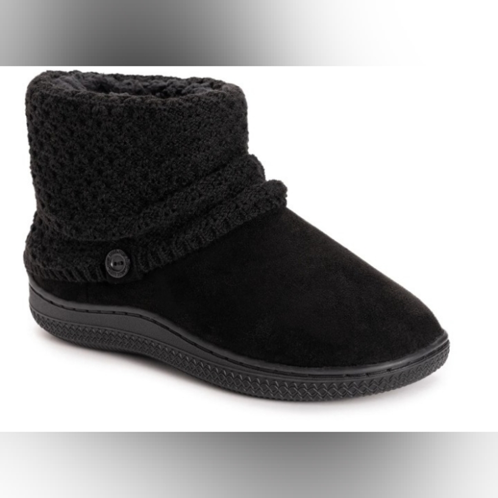 Women's Muk Luks Cable Knit Slipper Booties    Size 5-6.   Black NWT